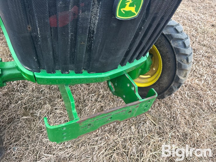 2023-john-deere-4052m-image-14