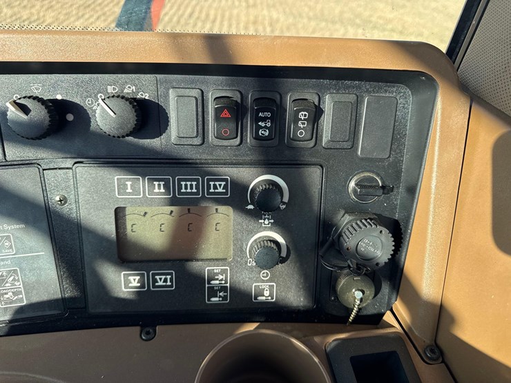 2008-john-deere-8330-image-76