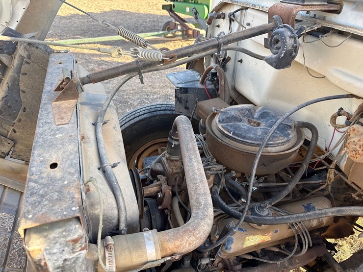 1974-ford-800-image-30