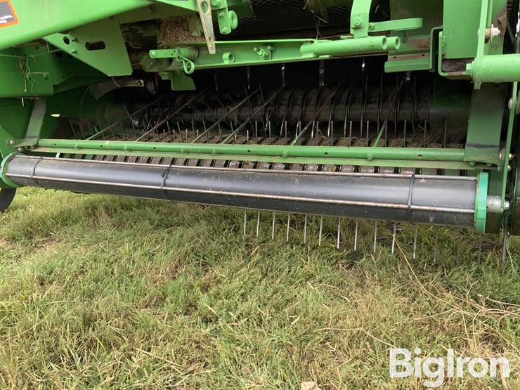 2012-john-deere-568-image-11