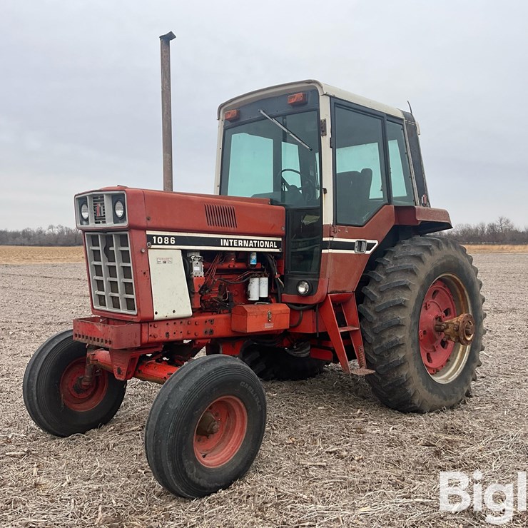 1977 INTERNATIONAL 1086