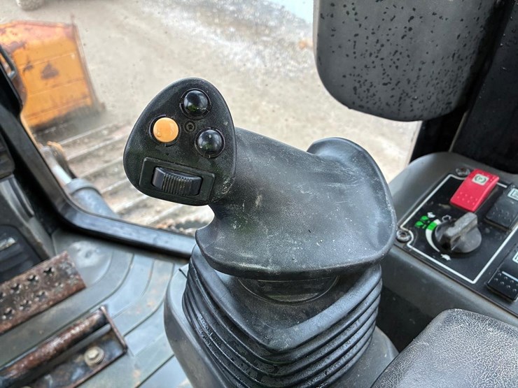 caterpillar-d3k2-xl-image-24