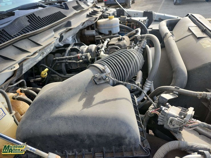 2015-dodge-3500-image-22