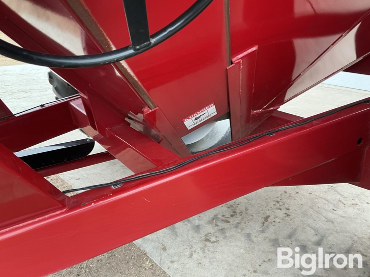 2011-j&m-750-image-18