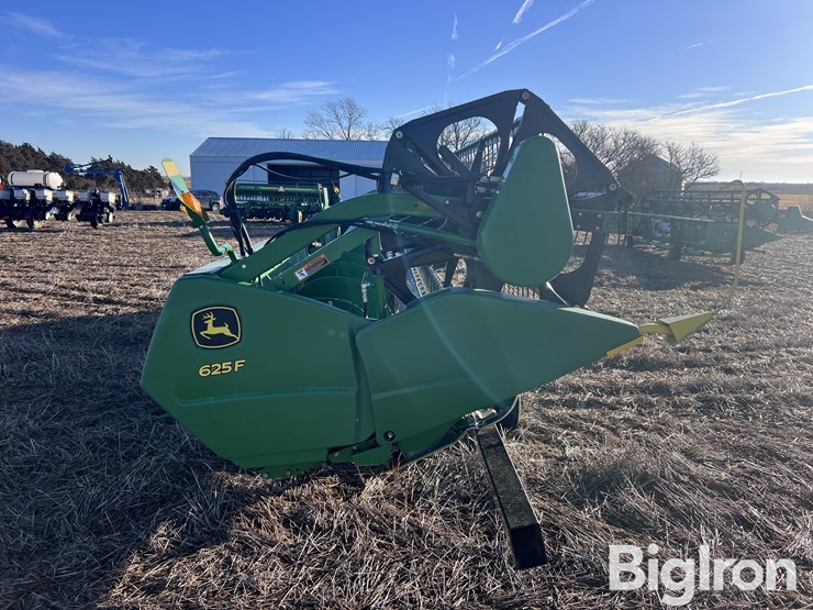 2014-john-deere-625f-image-4