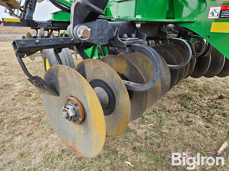 2020-john-deere-2633-image-18