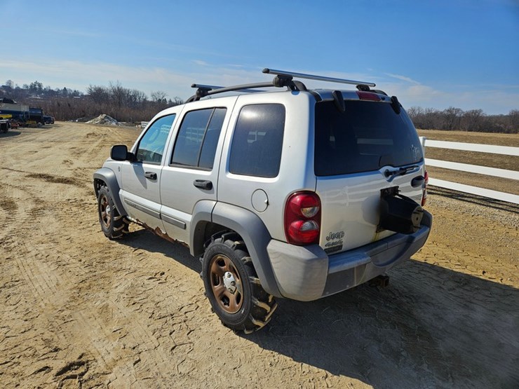 2006-jeep-liberty-image-3