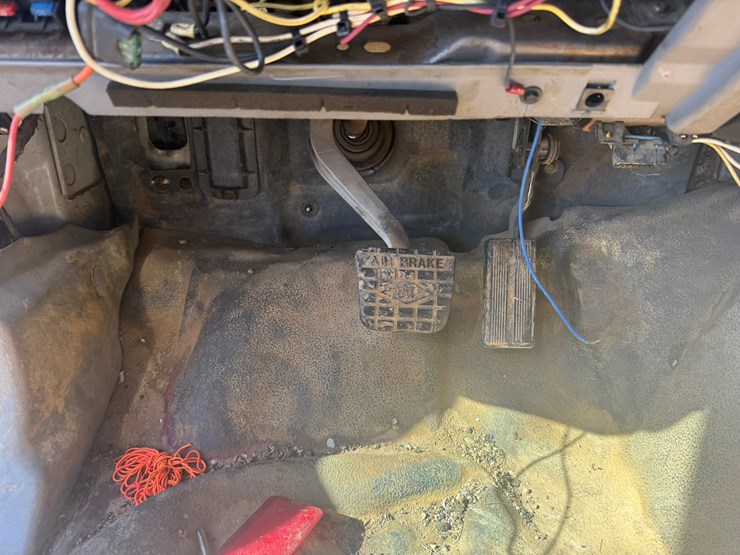 2000-ford-f750-image-40