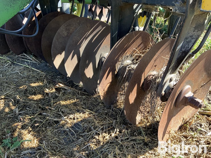 john-deere-630-image-10