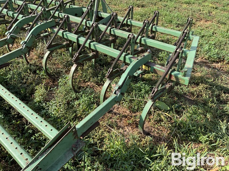 john-deere-12-image-14