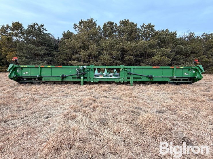 2021-john-deere-c16r-image-6