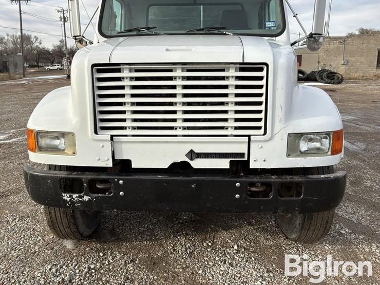 2000-international-4700-image-9