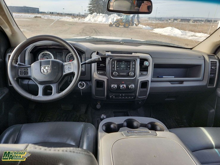 2015-dodge-3500-image-17