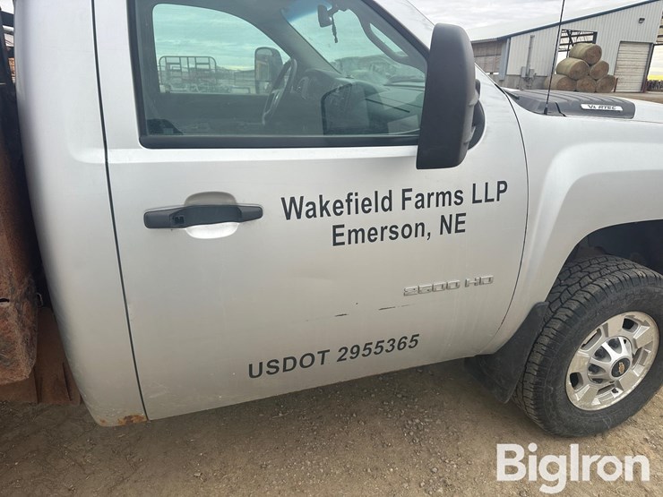 2013-chevrolet-silverado-2500-image-13