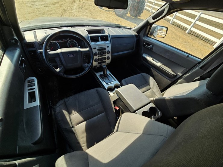 2012-ford-escape-image-14