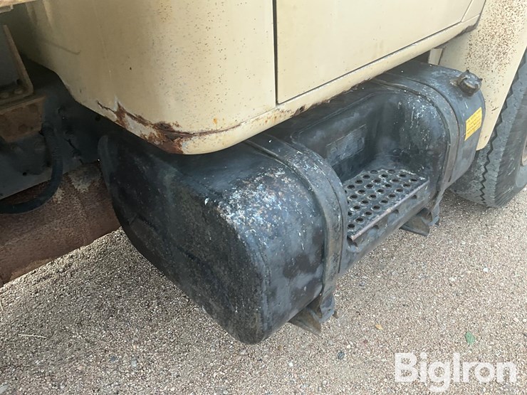 1981-international-1854s-image-16