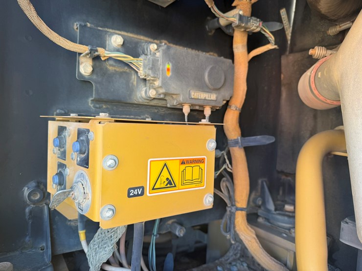 caterpillar-328d-image-73