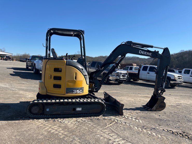 2017-deere-35g-image-5