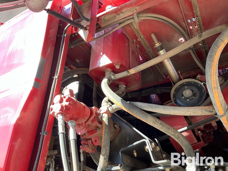 2011-case-ih-5088-image-18