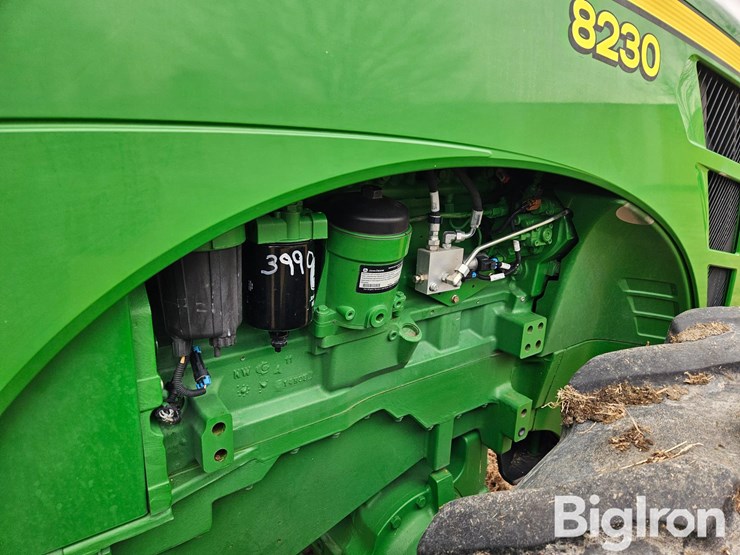 2009-john-deere-8230-image-17