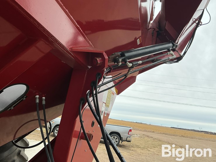 2011-j&m-750-image-12