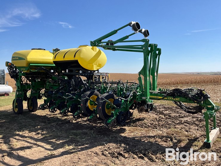 2021-john-deere-1775nt-image-3