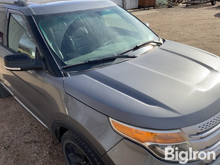 2014-ford-explorer-xlt-image-12