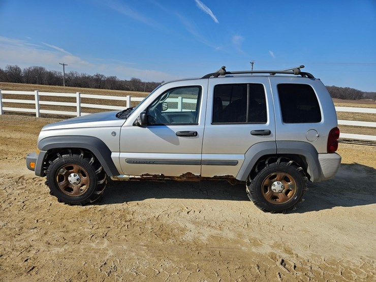 2006-jeep-liberty-image-2