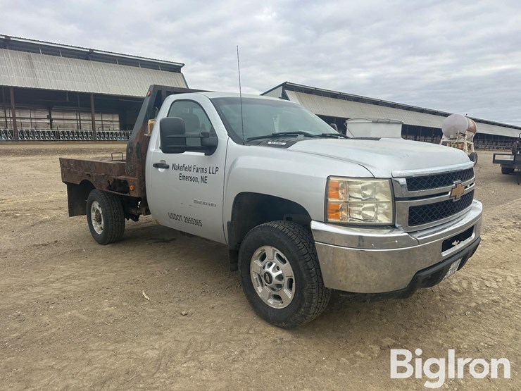 2013-chevrolet-silverado-2500-image-3