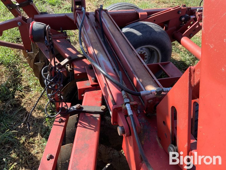 case-ih-3950-image-16