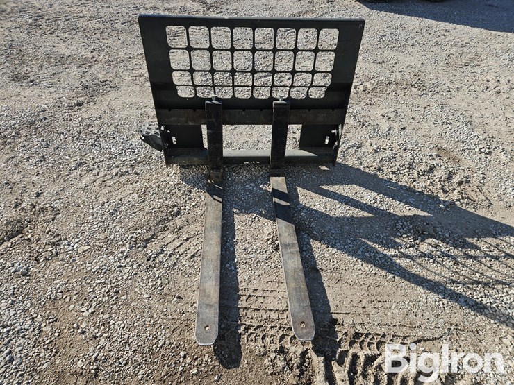 bobcat-pallet-fork-image-8
