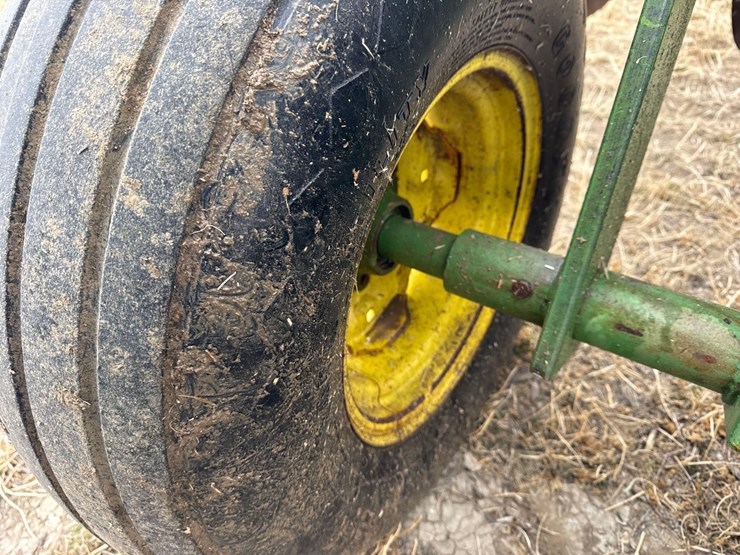 john-deere-235-image-44