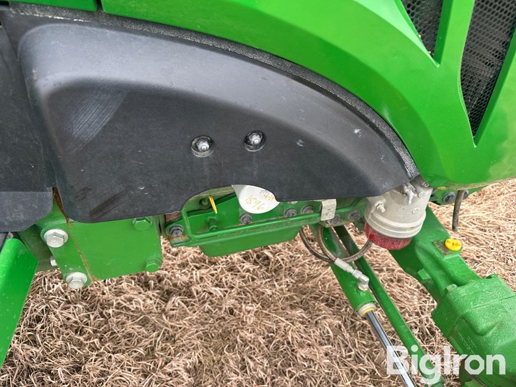 2023-john-deere-4052m-image-13