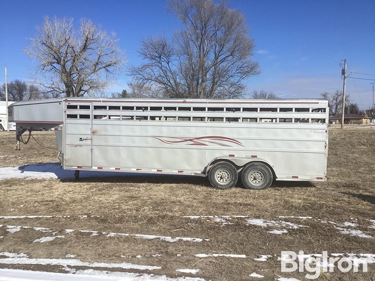 2010-titan-trailer-image-8