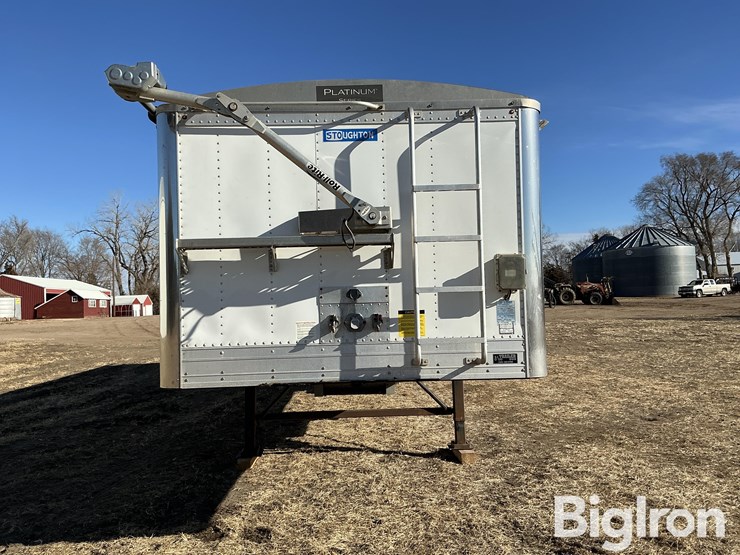 2015-stoughton-ahv-421t-ar-a-image-2