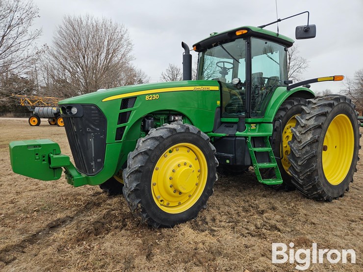 2009-john-deere-8230-image-1