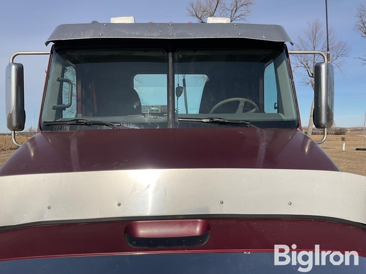 2007-freightliner-columbia-120-image-11