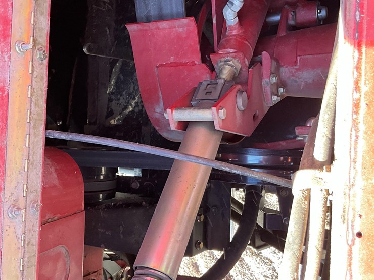 2011-case-ih-5088-image-14