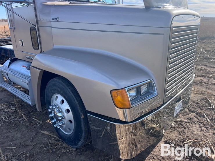 2000-freightliner-fld120-image-20