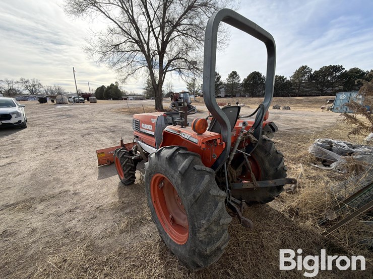 1996-kubota-l2900-image-7