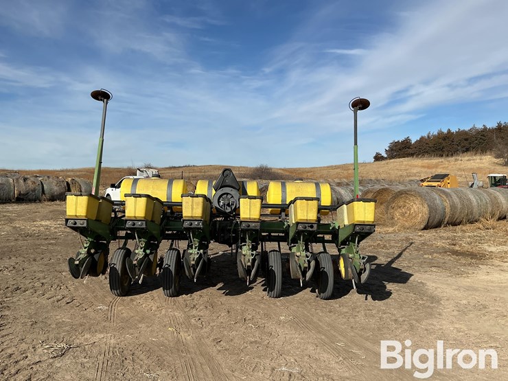 john-deere-7200-image-6