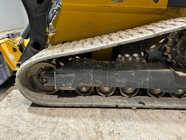 2023-deere-333g-image-17