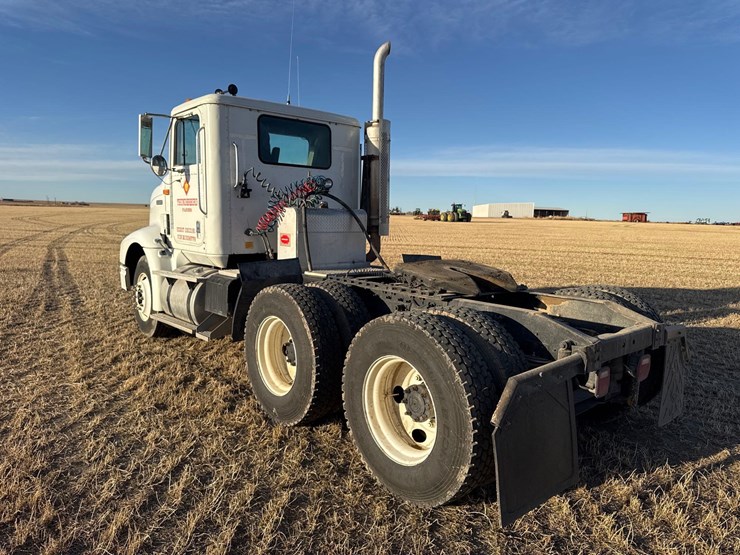 1999-international-60-image-7