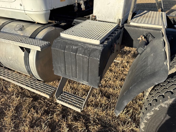 1999-international-60-image-38