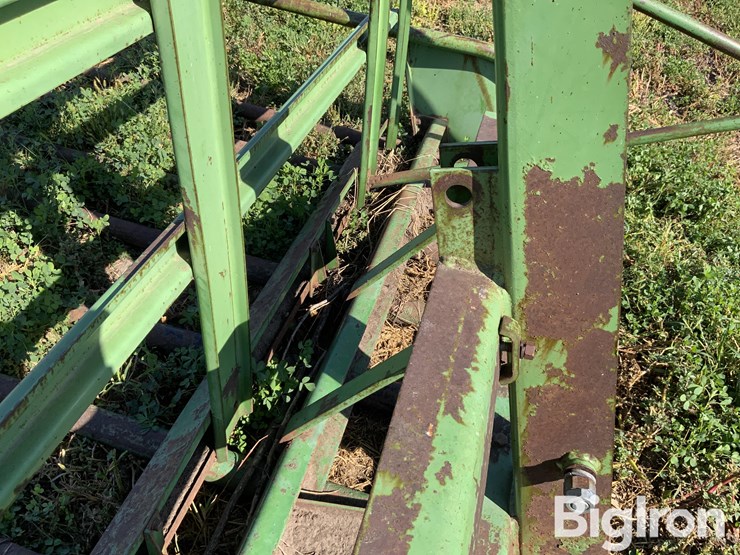 john-deere-158-image-16