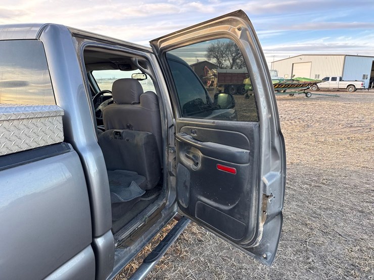 2006-gmc-sierra-1500-image-24