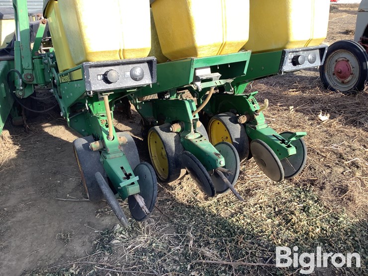 john-deere-7200-image-12