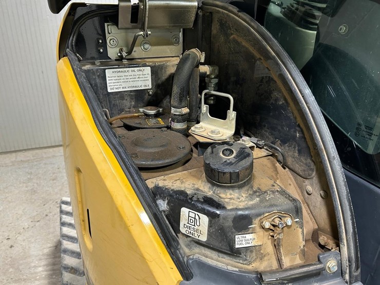 2017-deere-35g-image-14