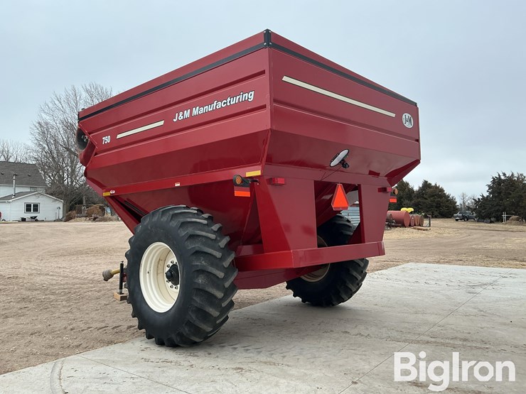 2011-j&m-750-image-7