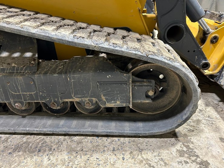 2023-deere-333g-image-13